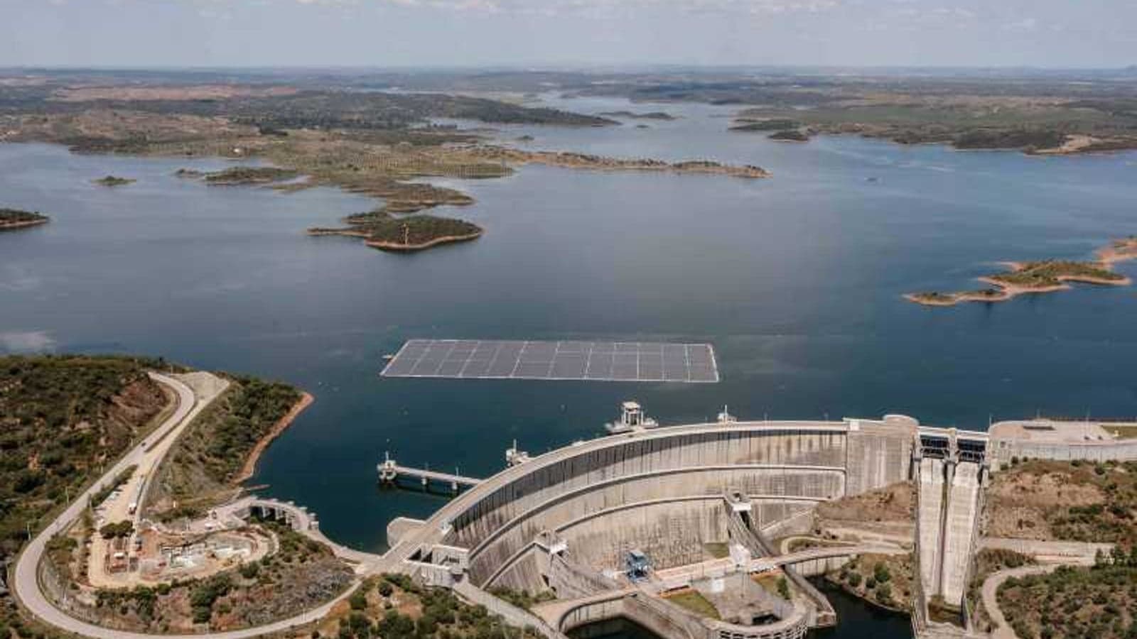 Portugal's Alqueva floating solar farm receives EUSEW innovation award
