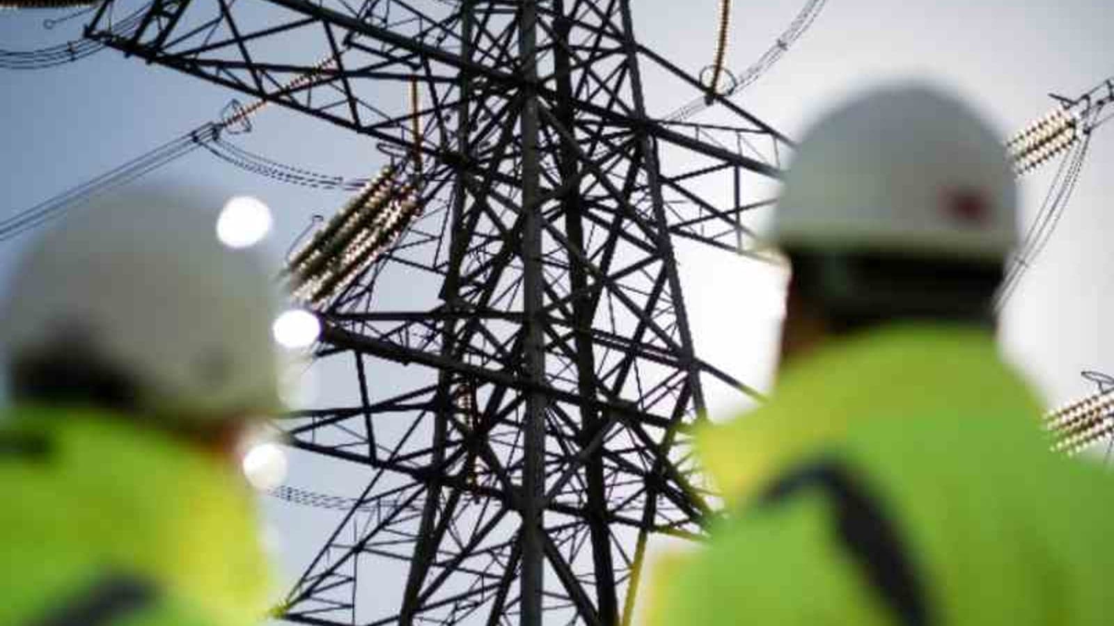 Balancing the grid, UK's first transmission-connected solar farm goes live