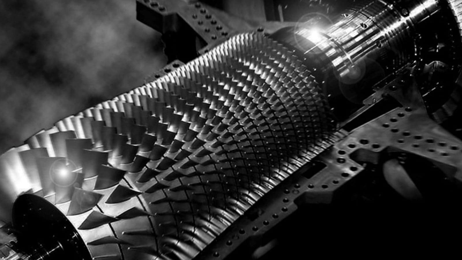 Are gas turbines the most important link between the past and future of energy generation?