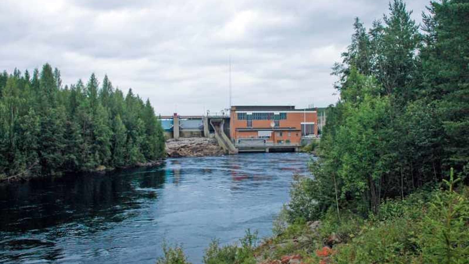 Uniper and Deutsche Bahn sign cross-border hydro PPA