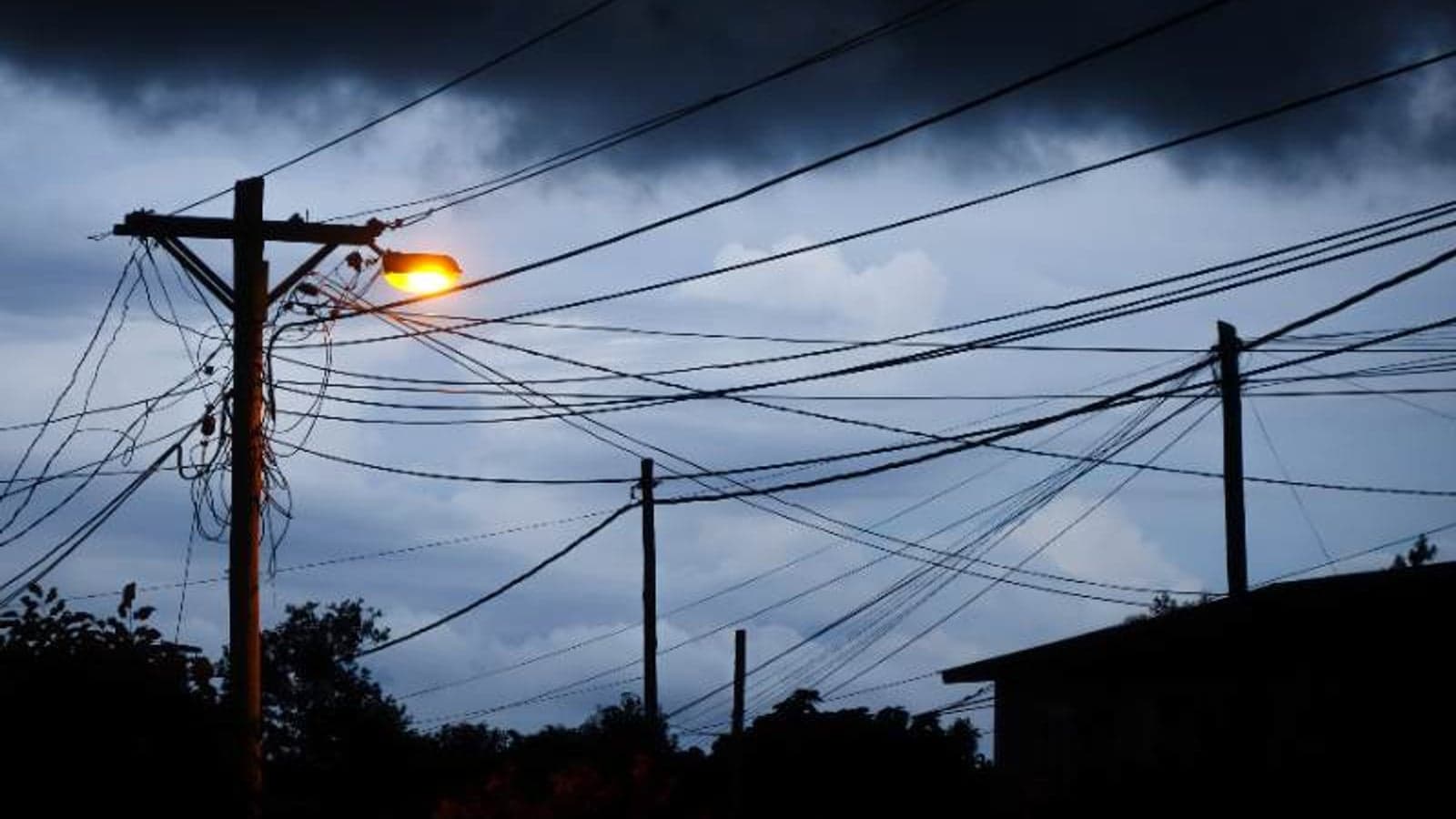 Hurricane Idalia leaves more than 300,000 without power