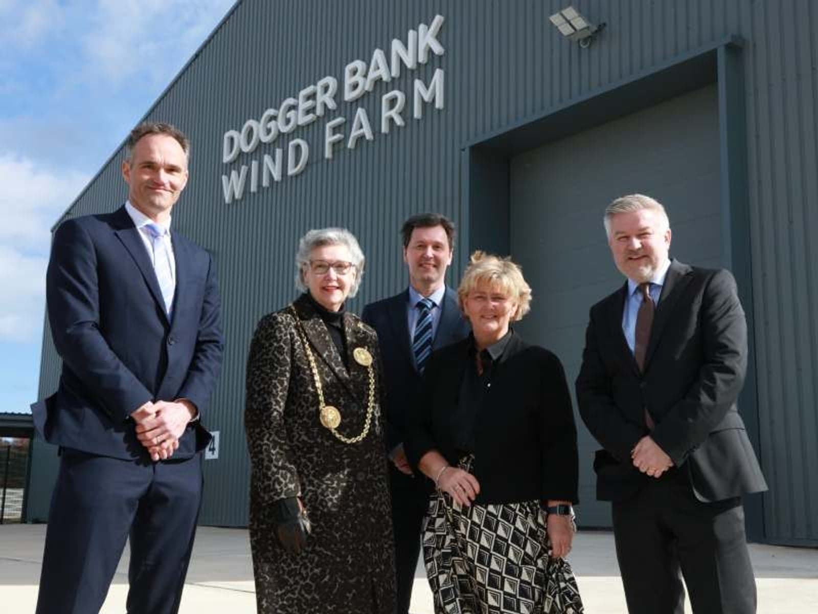 Project Director Olly Cass, Mayor of South Tyneside Jan Hay, Operations Director Mark Halliday, Council Leader Tracey Dixon, EVP Renewables Equinor, Pal Eitrheim