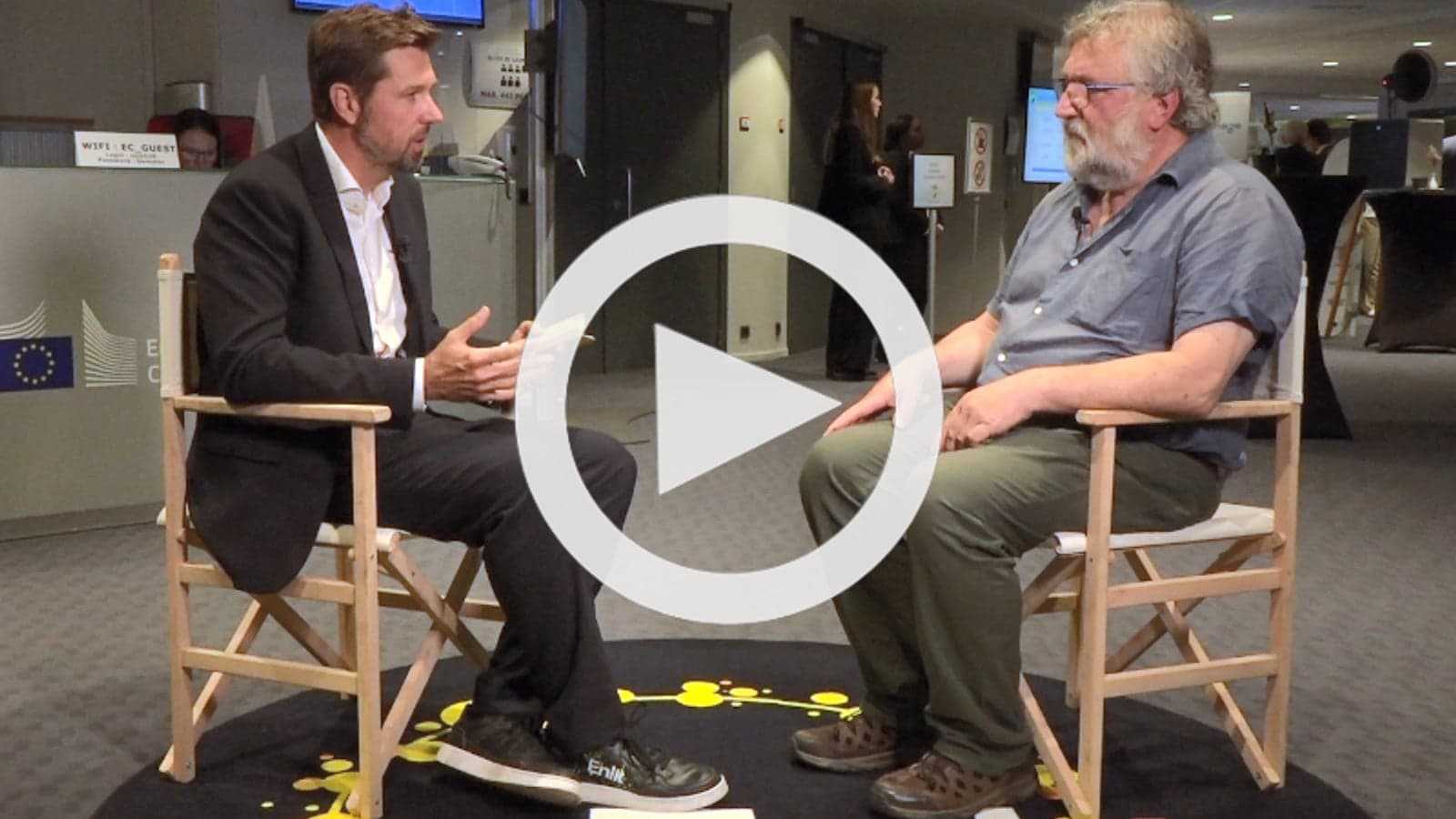 Shielding consumers from energy price volatility with citizen energy cooperatives