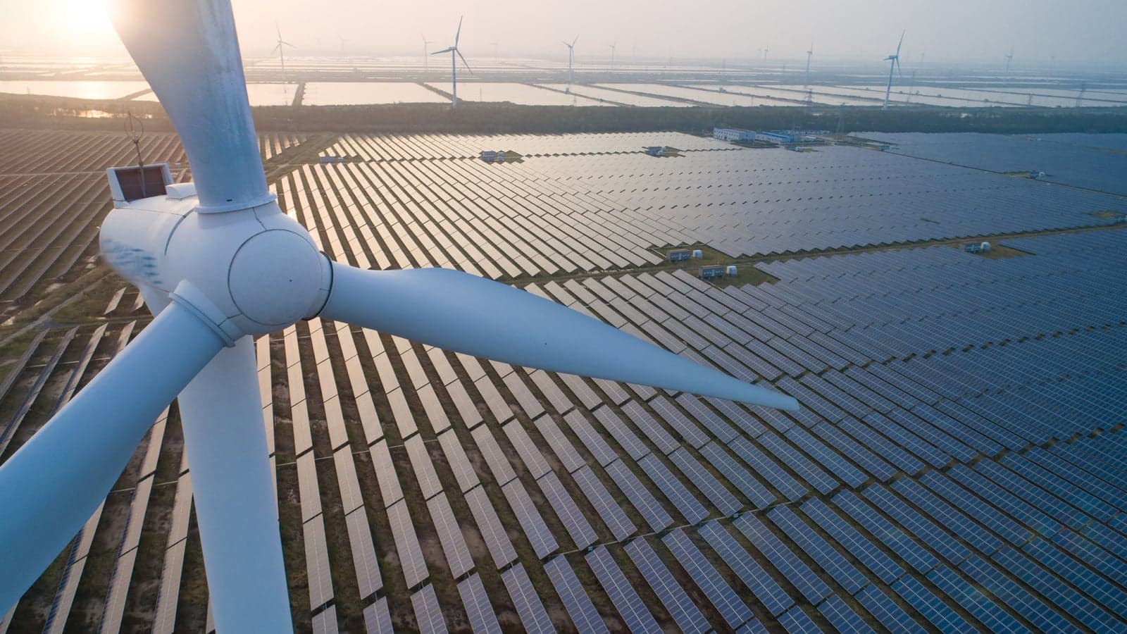 Renewable energy more competitive amid high fossil fuel costs says IRENA