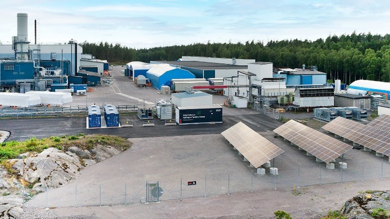Zero Emission Hydrogen Turbine Center: A closed loop of the energy future