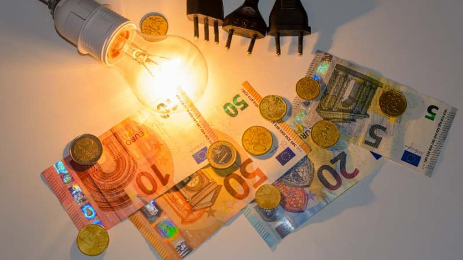 Energy finances 2025: US slow-down &amp; rising European utility investments