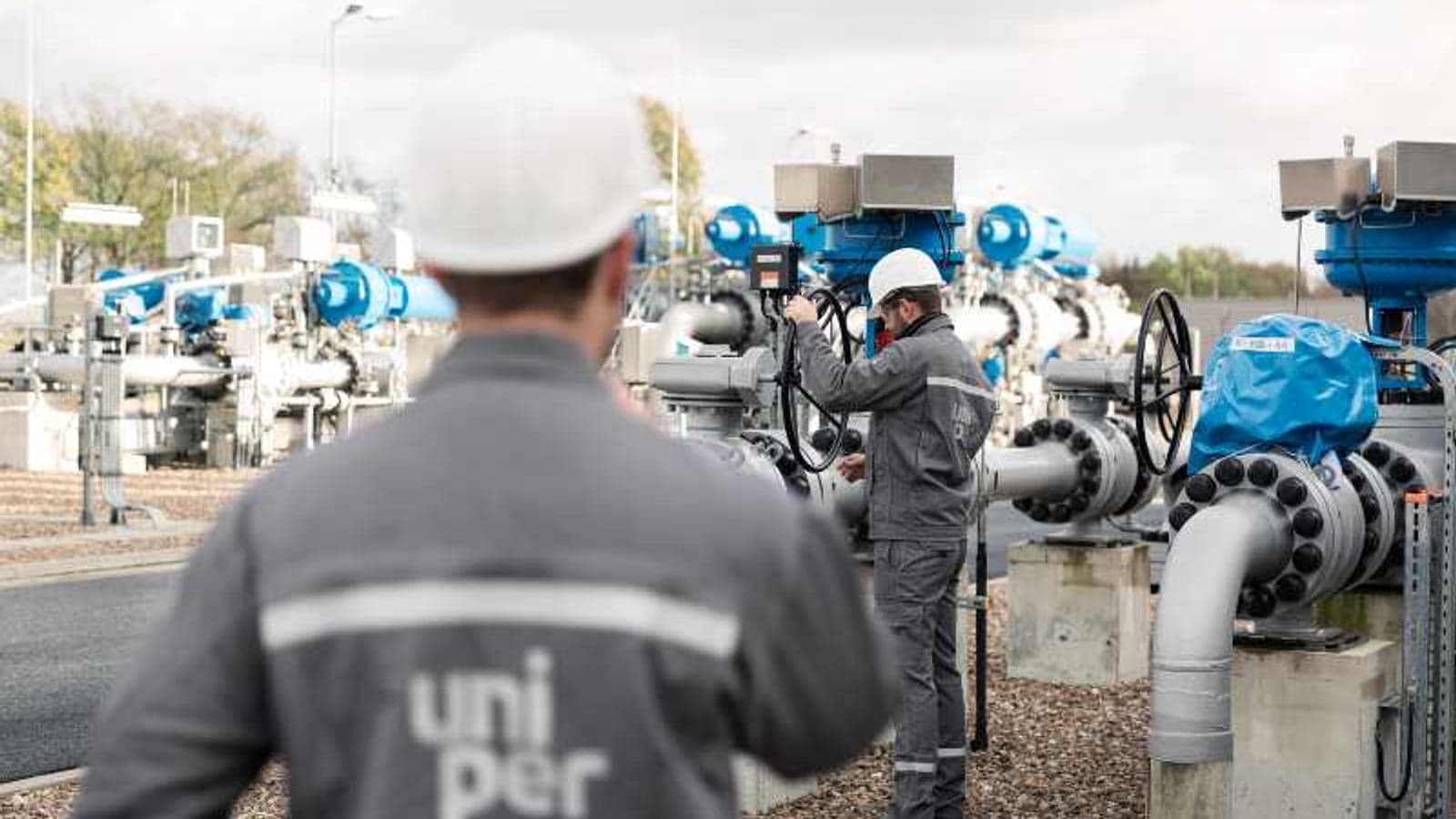 Uniper plans €8bn green transformation as earnings rebound