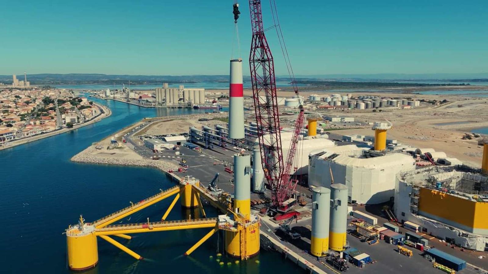 Wind turbine assembly Port-la-Nouvelle