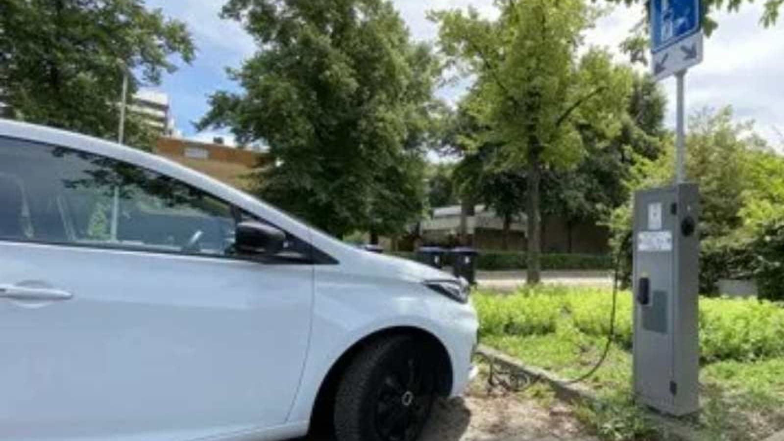 Dutch EV charging trial shows peak congestion shift potential