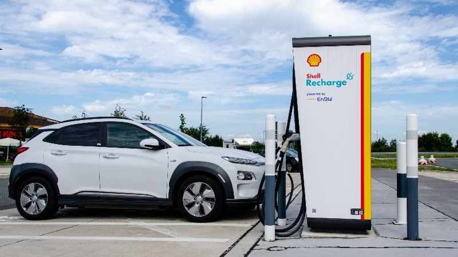 Smart Energy Finances: Shell's EV network acquisition and energy investment megatrends