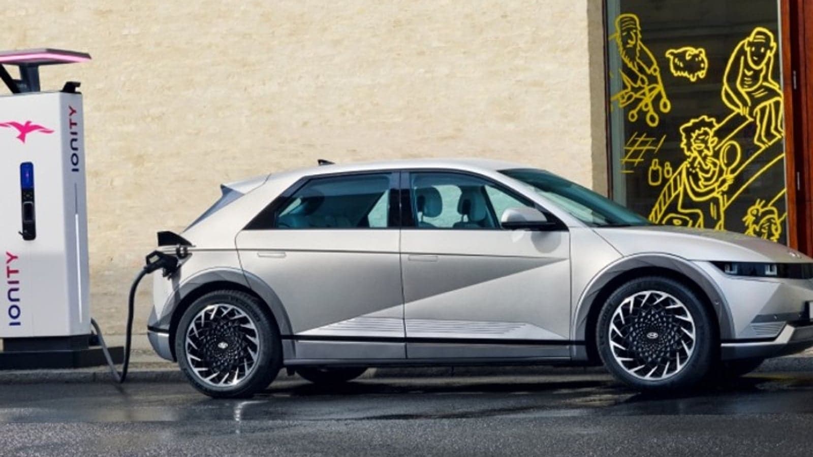 Getting EVs on the roads – the role of business