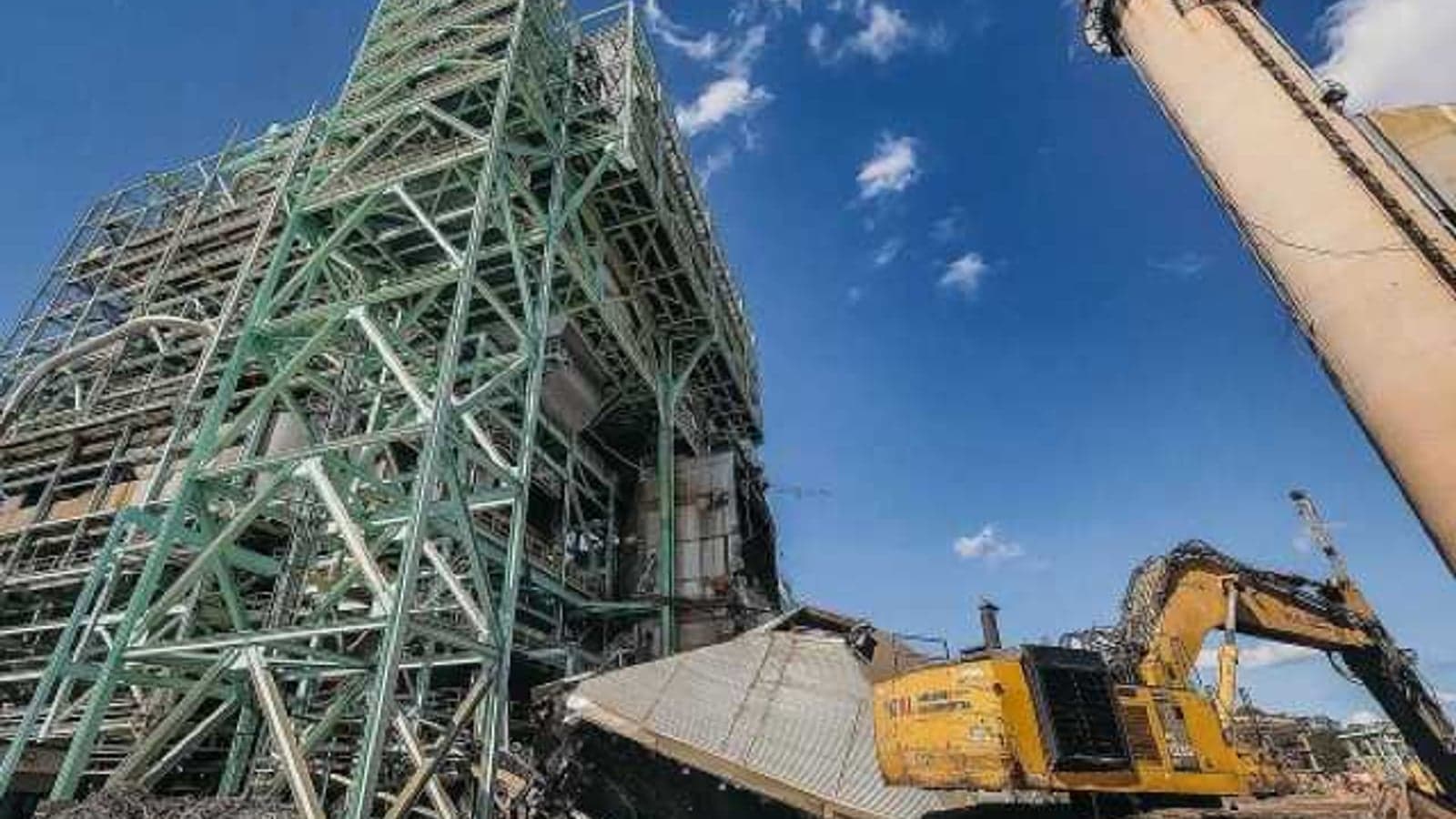 Demolition job starts on Florida stack to make way for new gas engine plant