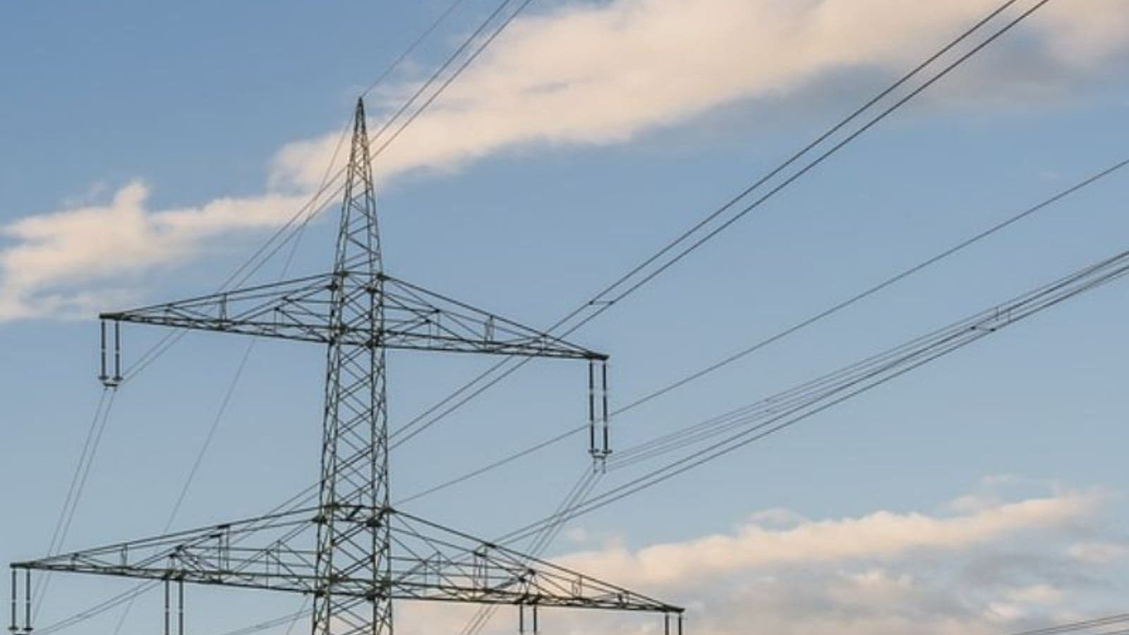 FirstEnergy sells 30% stake in transmission subsidiary for $3.5bn