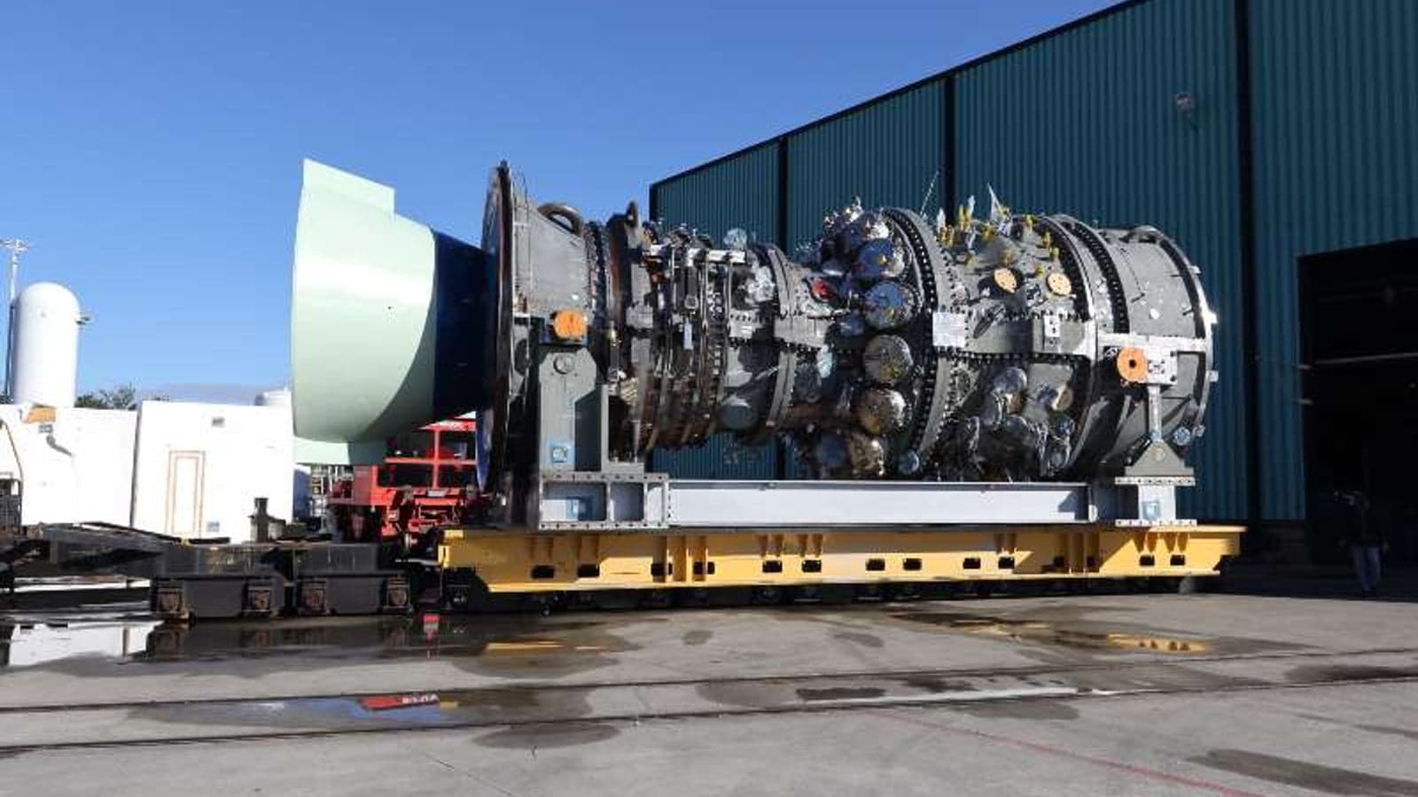 GE bags two service contracts for six power plants in China