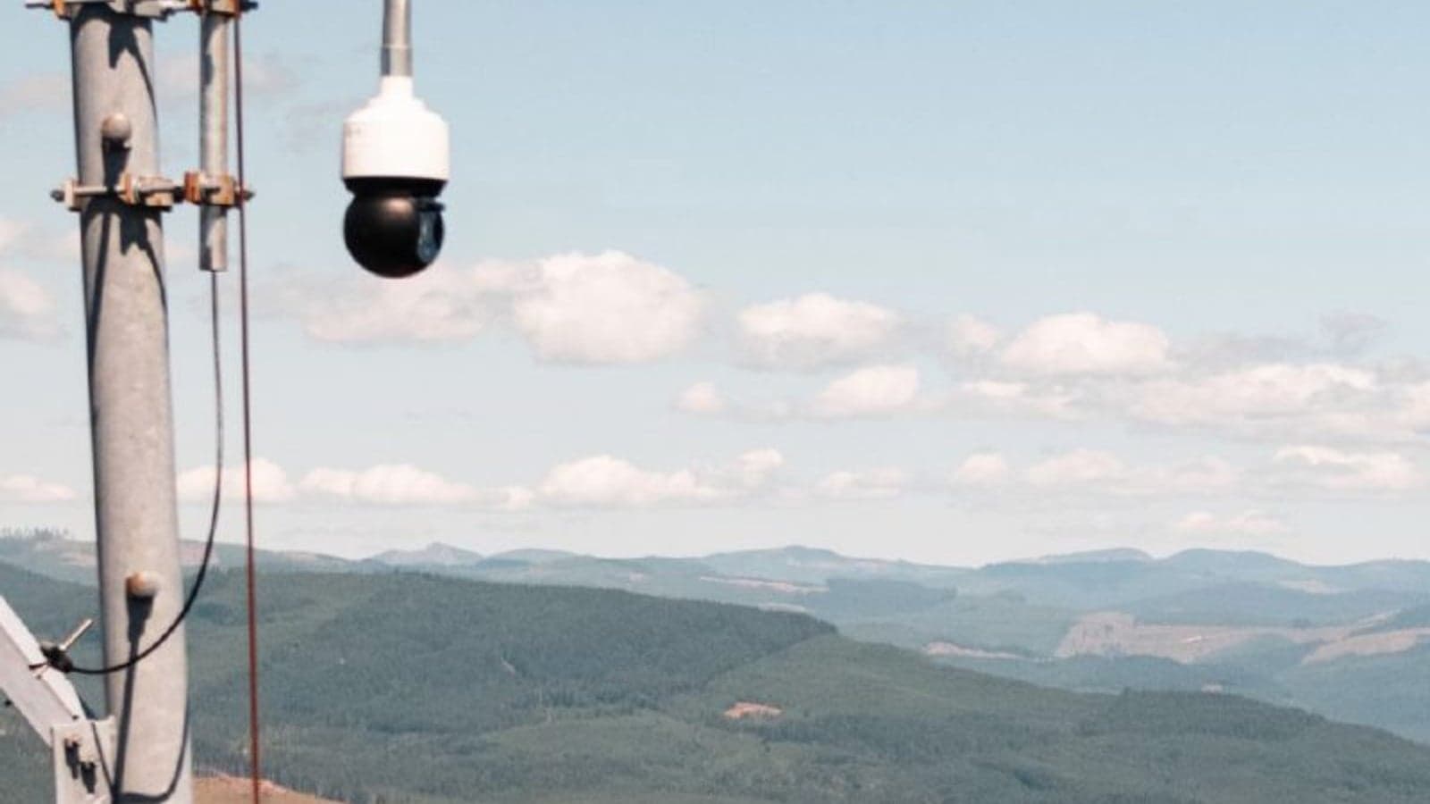 AI cameras prevented large wildfire, utilities say