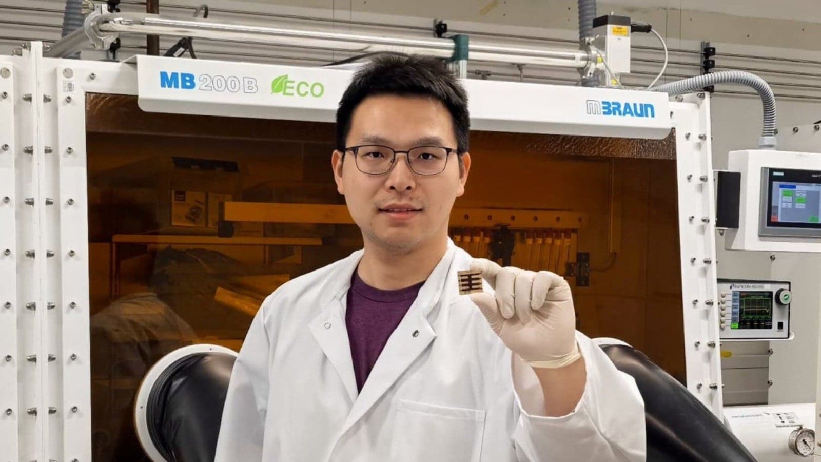 Researchers discover how to stop perovskites from losing performance