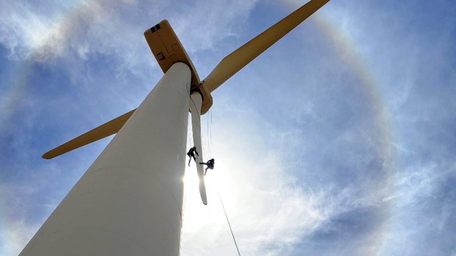 Erosion shields installed on Riffgat offshore turbines