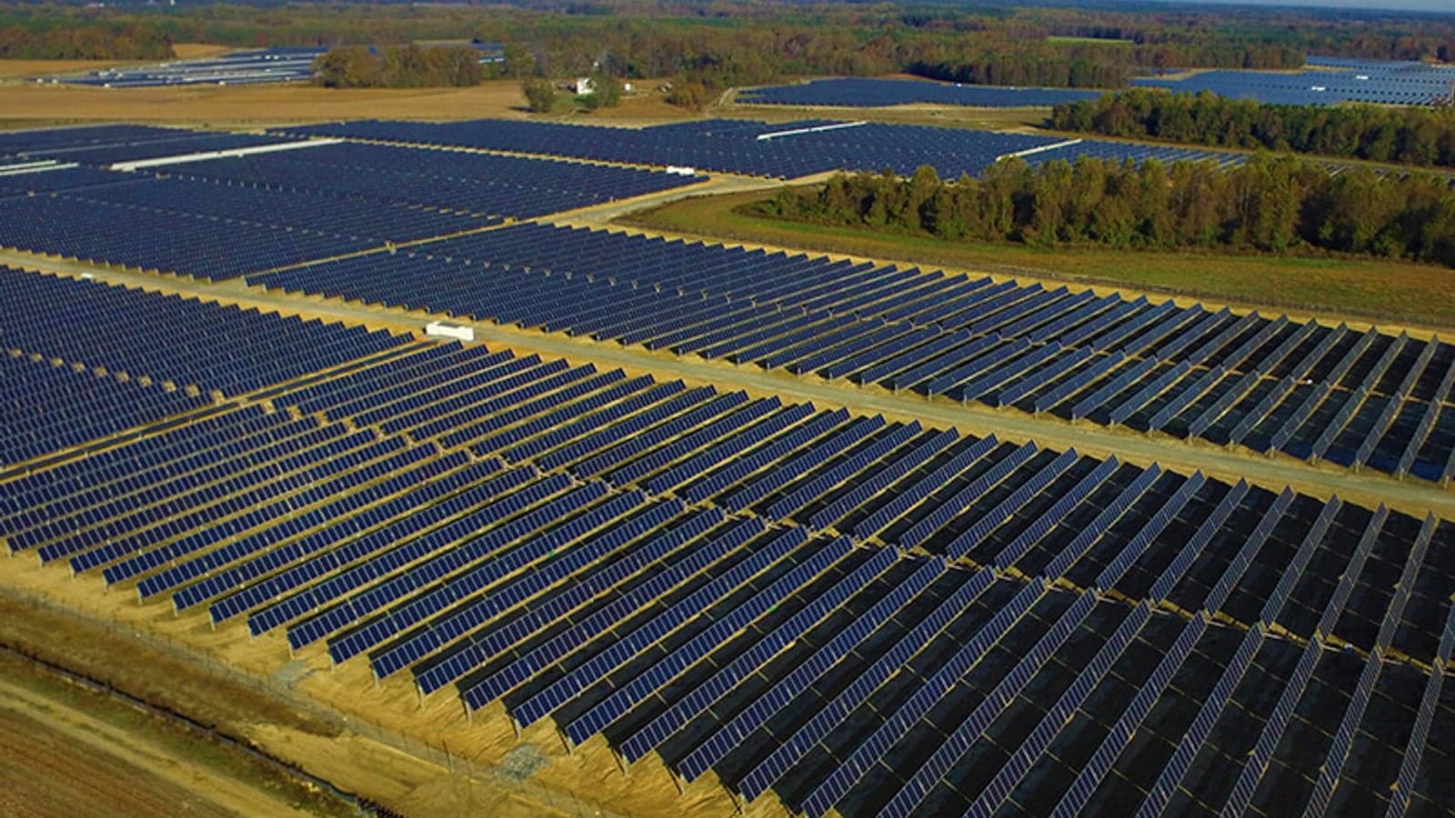 Amazon reaches 30 solar and wind projects in southeastern US
