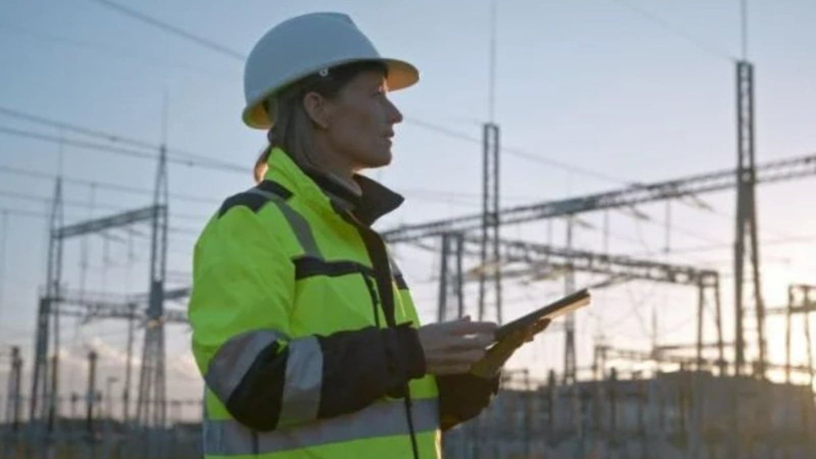 Grid interrupted: Differential relay communications in smart grid
