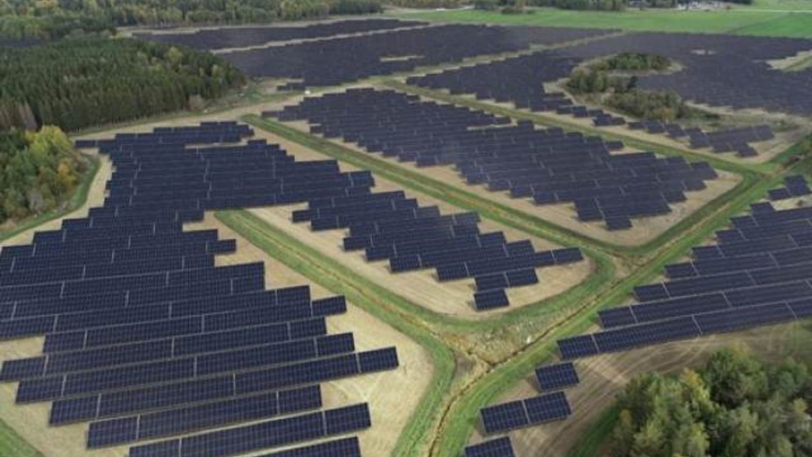 Contract signed to build Sweden's largest solar park