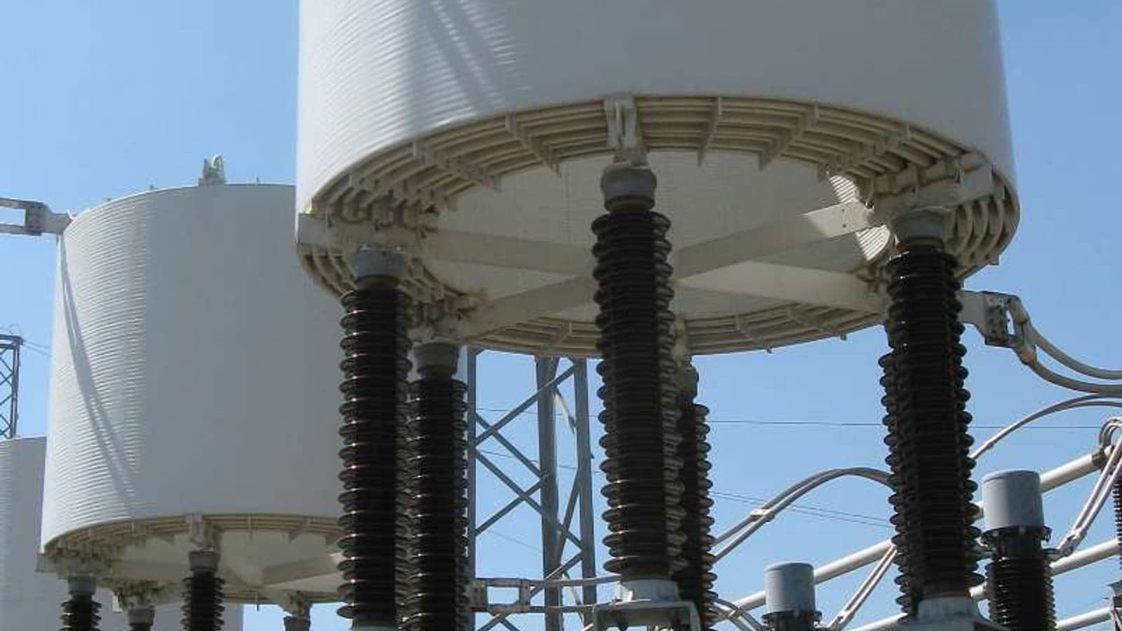 Siemens sells its Trench high-voltage component business