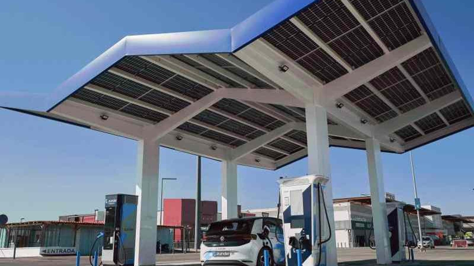 EIB to fast charge Spanish EV network with €40m loan