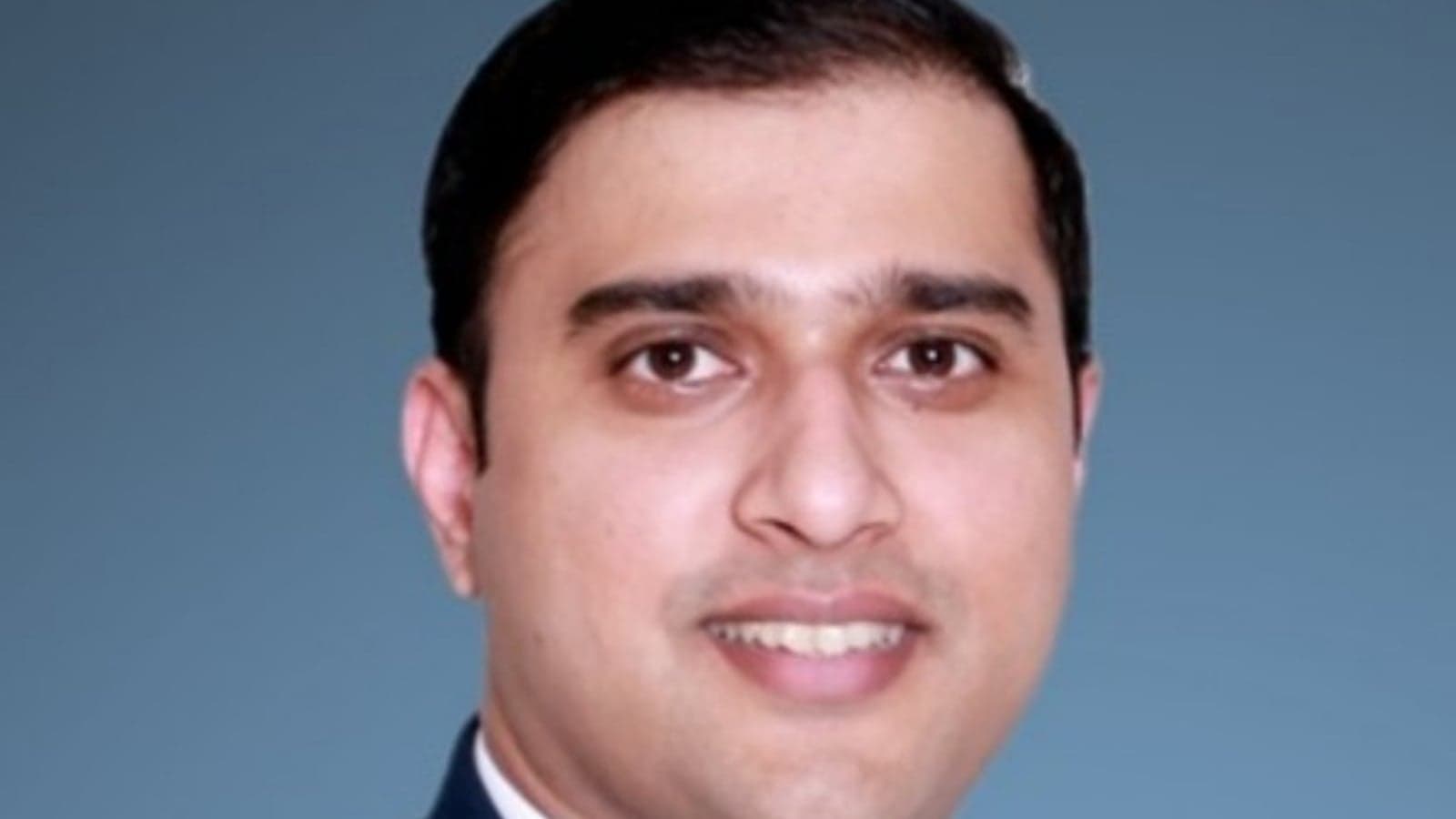 Managing peak demand and grid flexibility: The role of renewable energy, VPPs and vehicle-to-grid technology