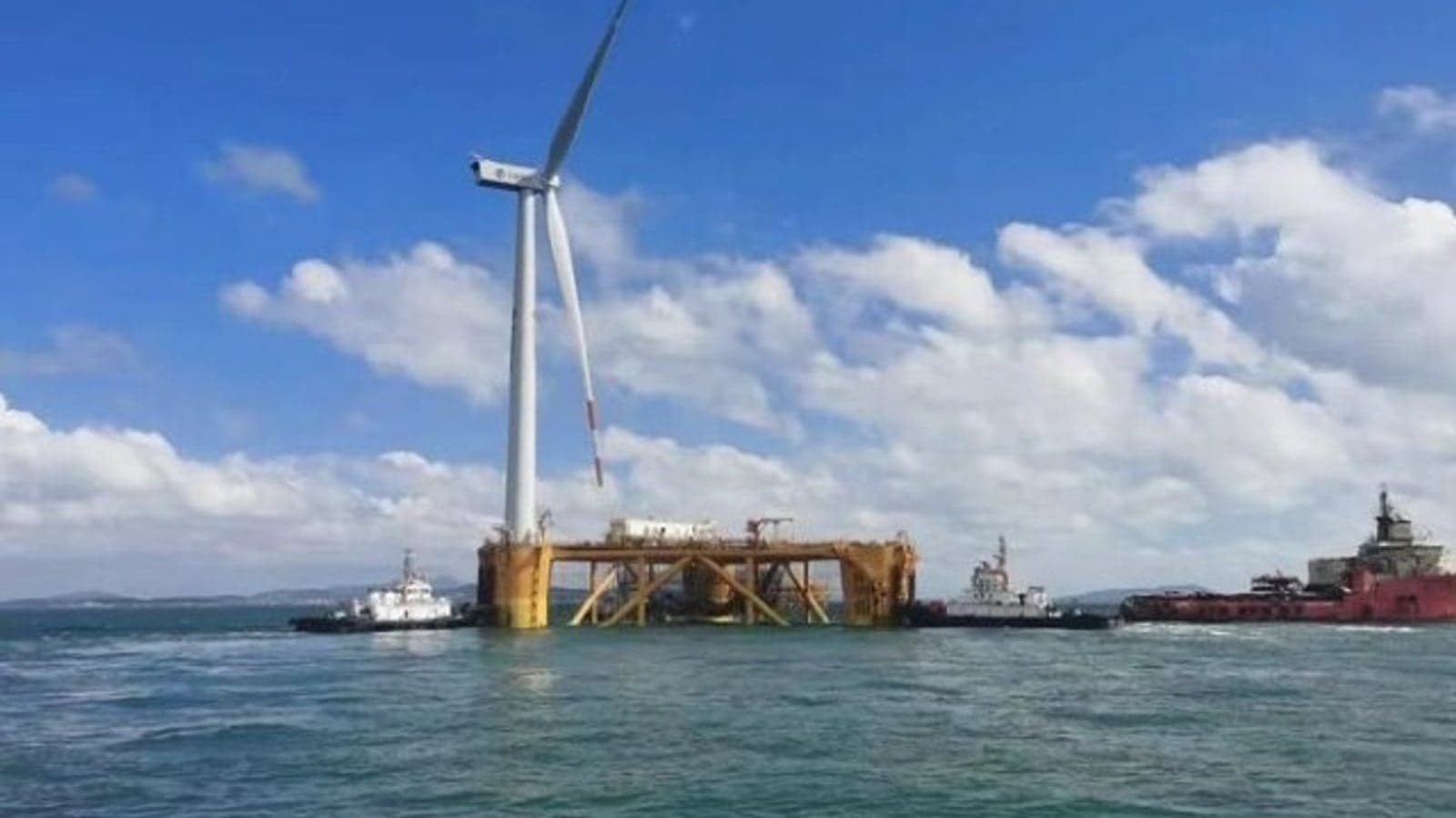Aquaculture project combining floating wind and solar completed in China