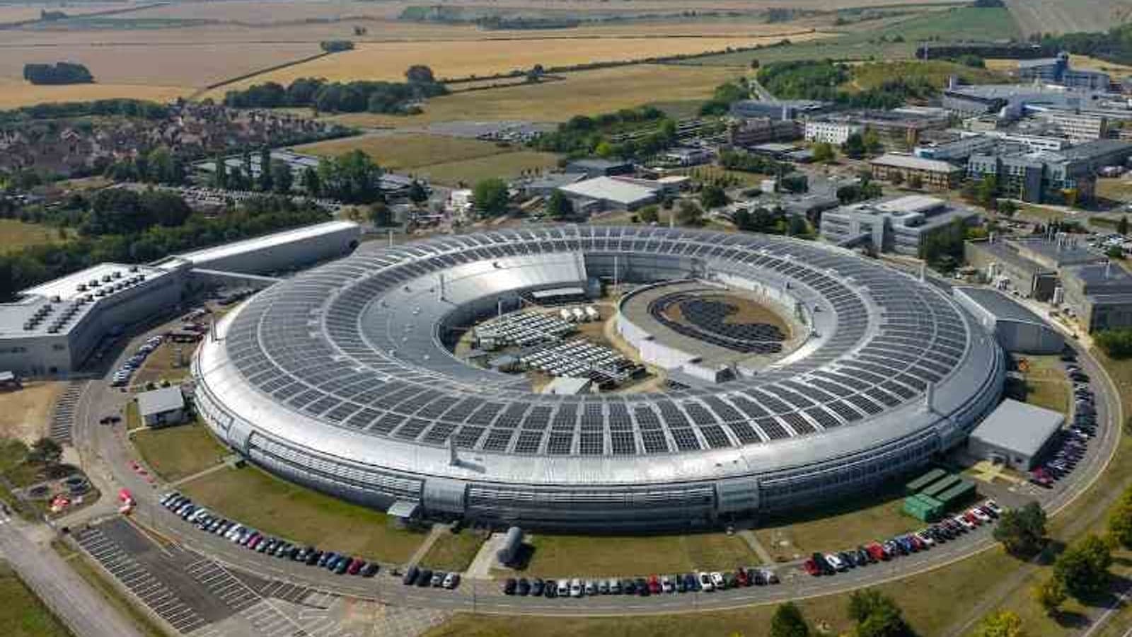 Harwell science campus uses SNRG smart grid to avoid UK grid connection delays