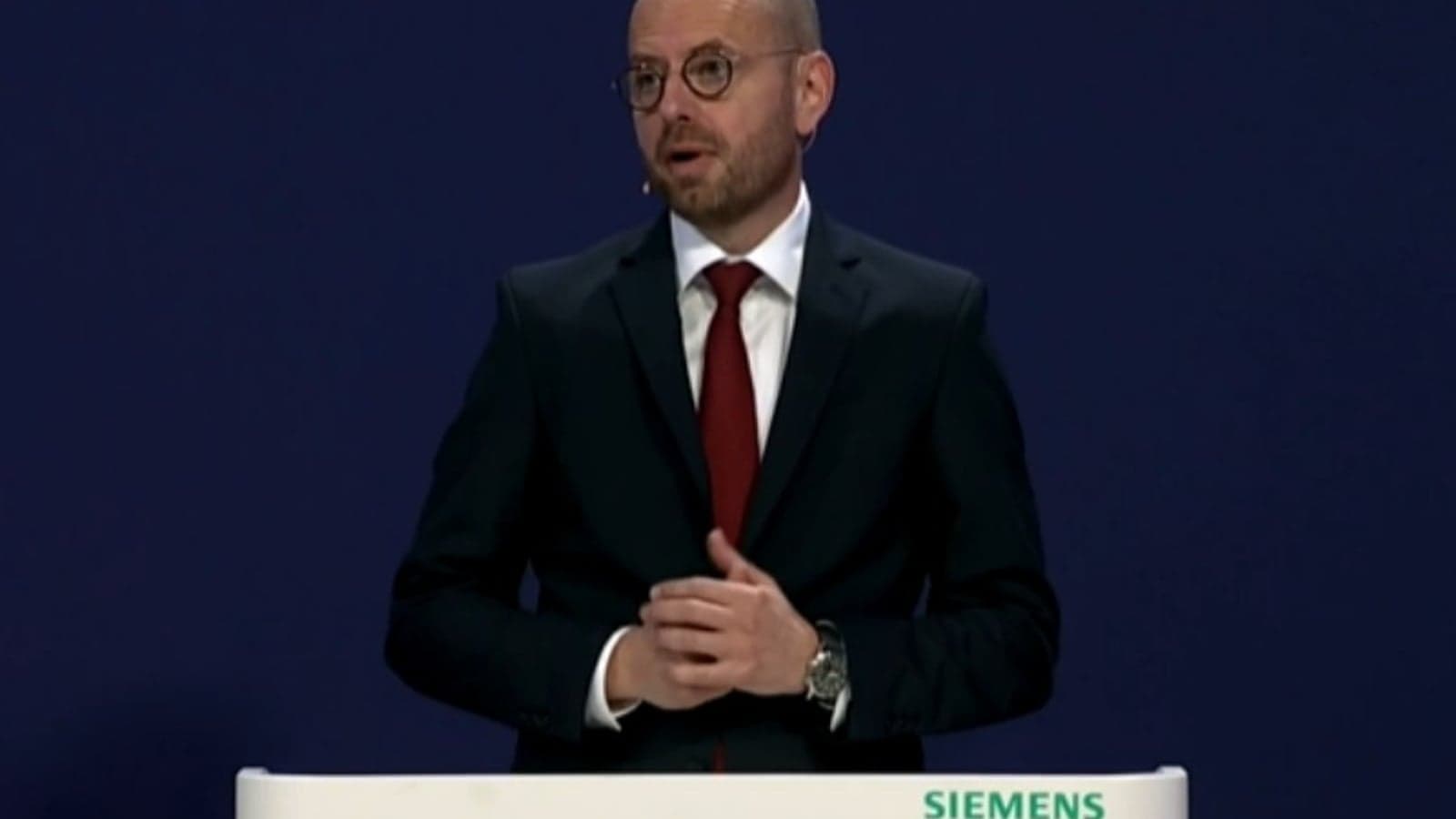 Siemens Energy reports $5bn loss as Berlin steps in with $8bn 'safety net'