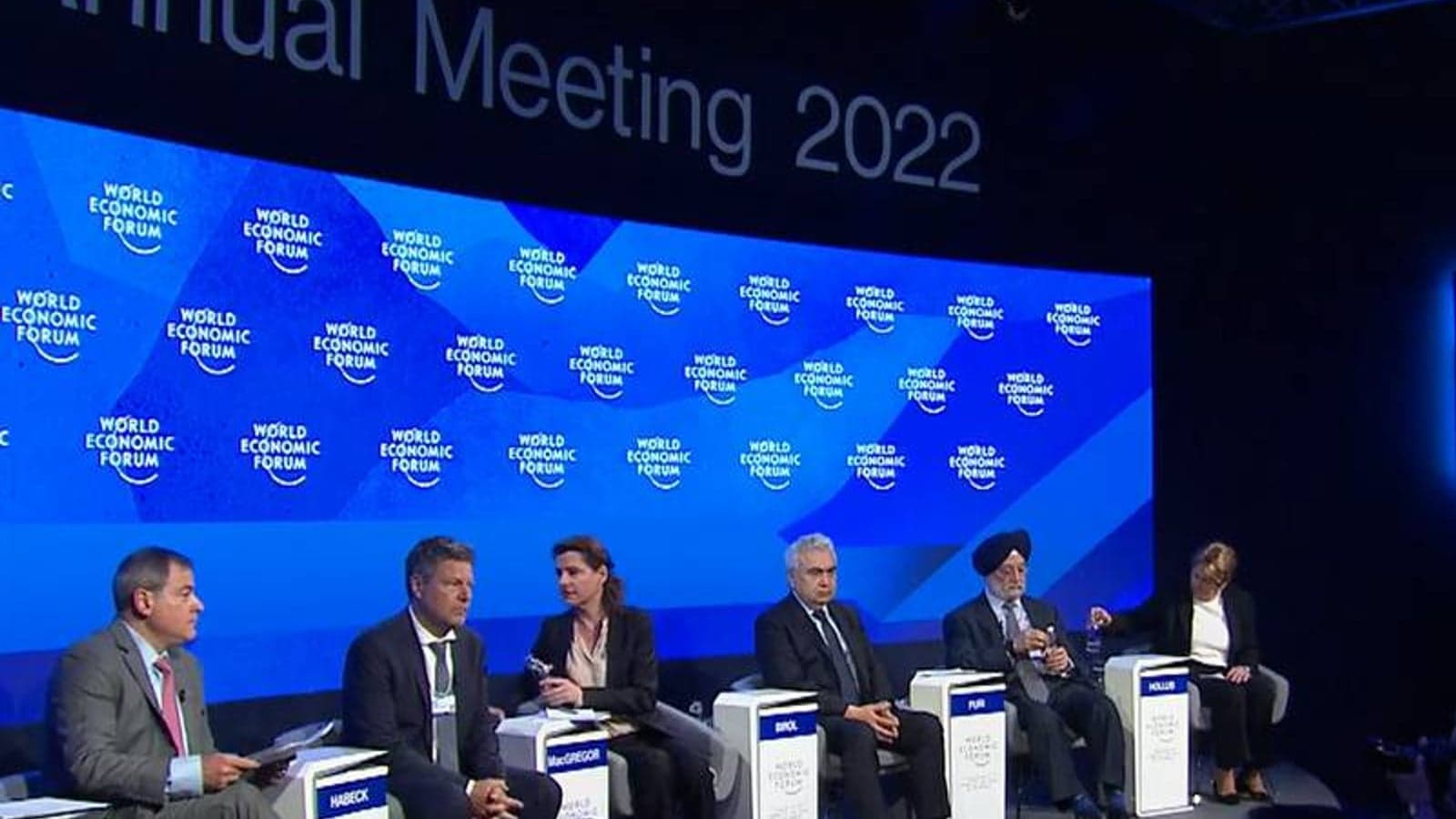 Davos - Global leaders balance solutions to energy and climate crises