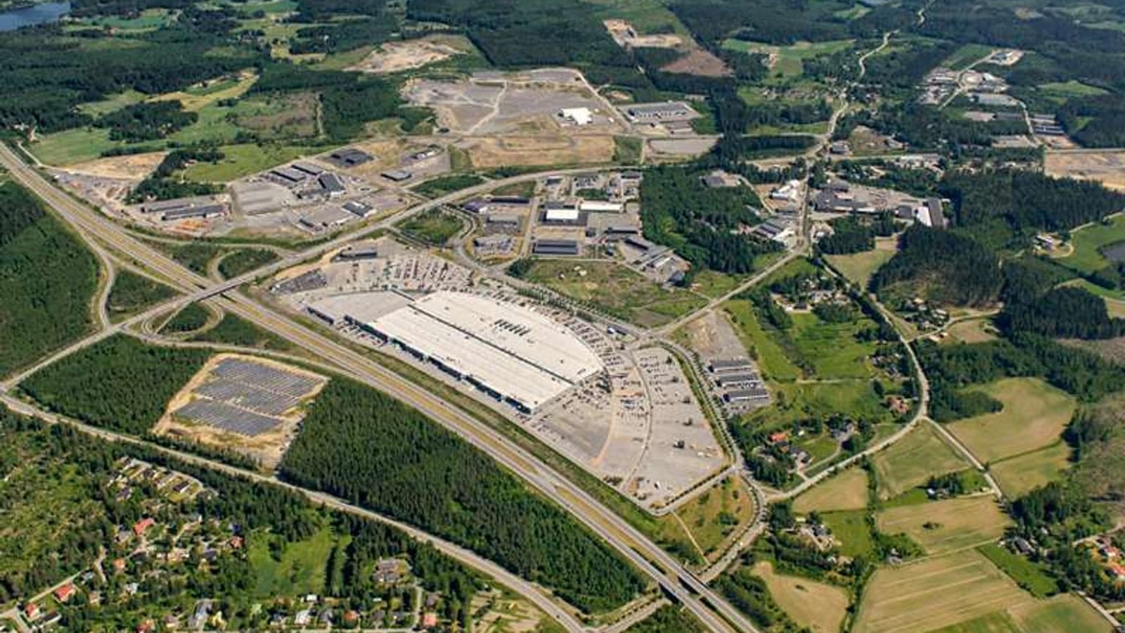 Sustainability, resiliency and efficiency with microgrids