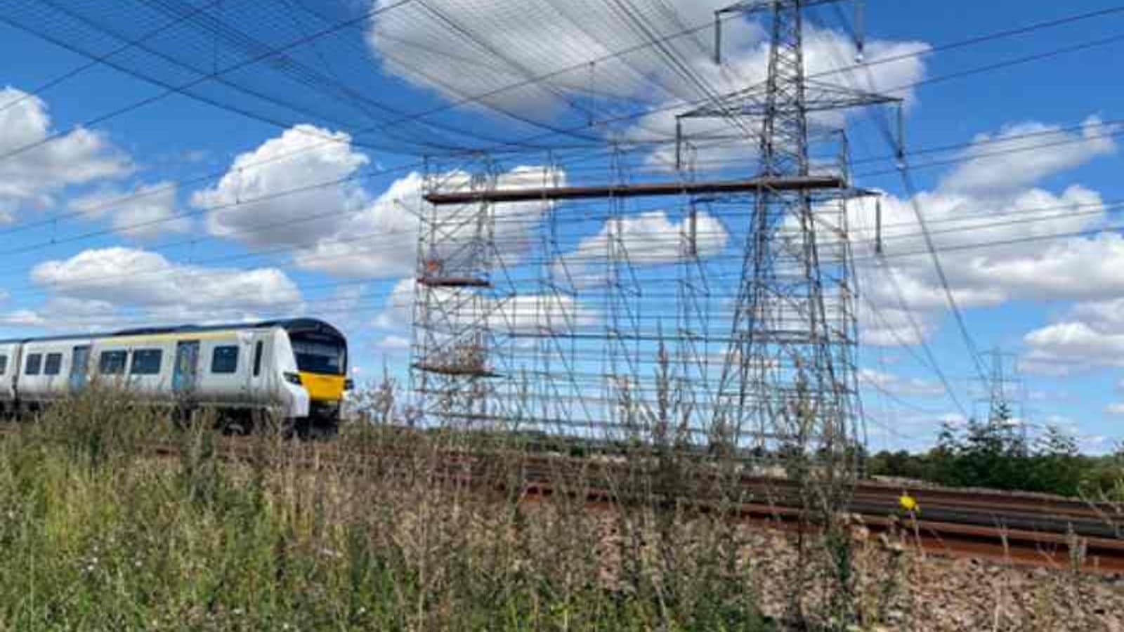 National Grid refurbishes 170km of UK transmission network
