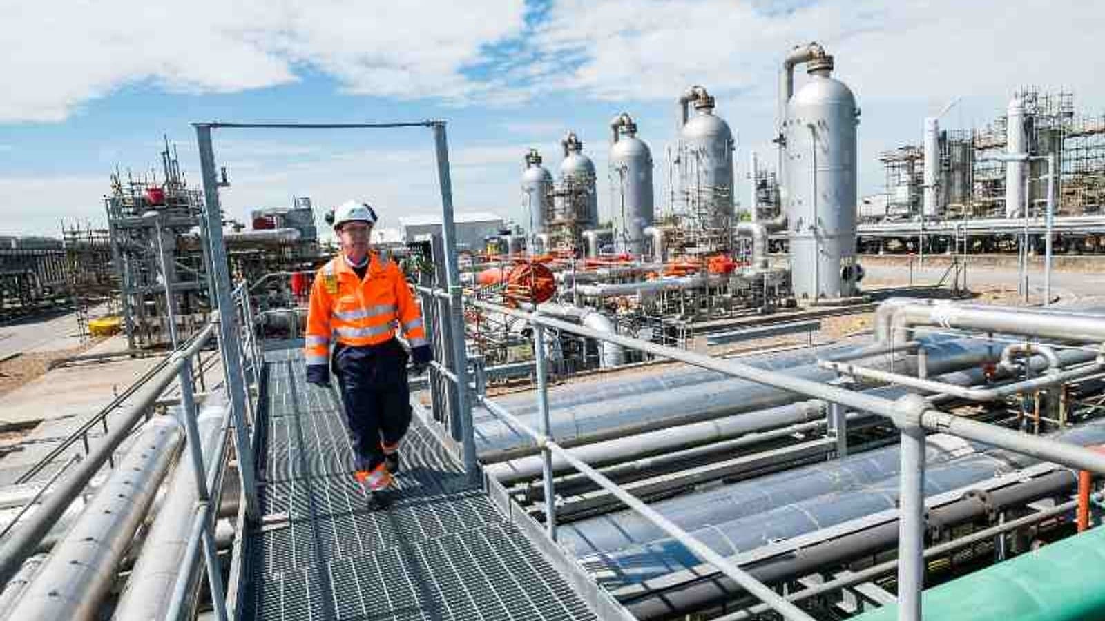 Equinor and SSE advance UK hydrogen storage project