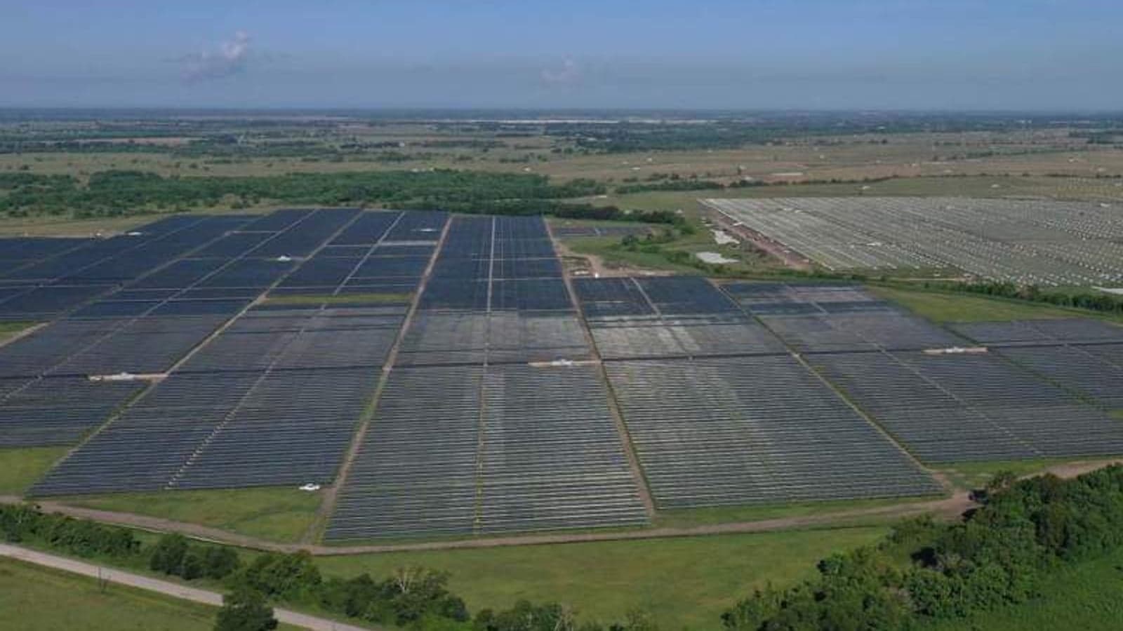 Texas hailstorm damages thousands of solar panels at 350MW farm