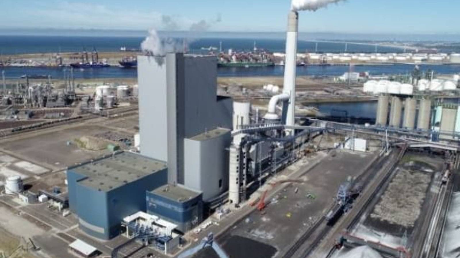 Uniper and Rotterdam Port Authority design green hydrogen plant