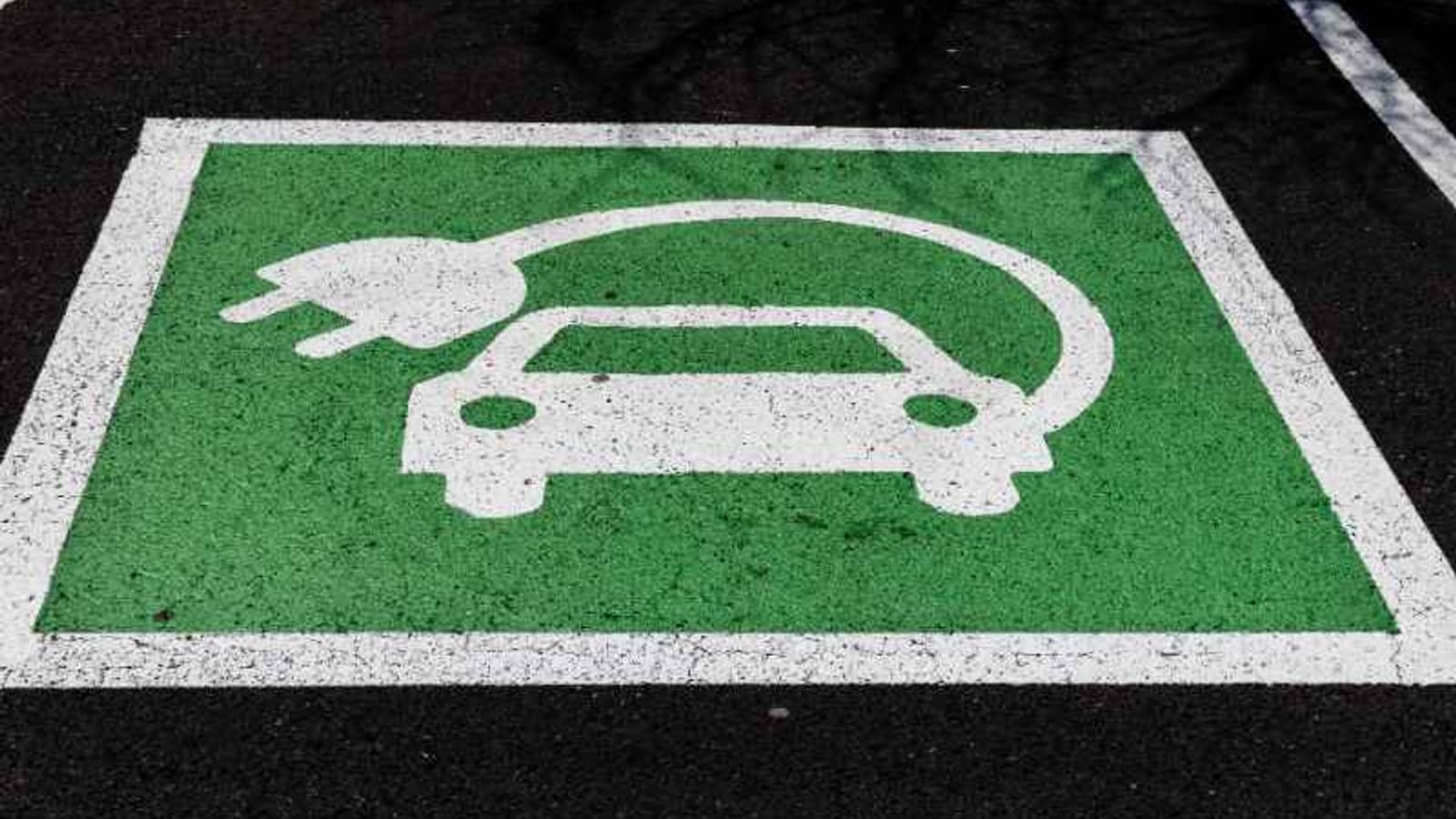 ARENA funds 'Australian-first' residential vehicle to grid trial