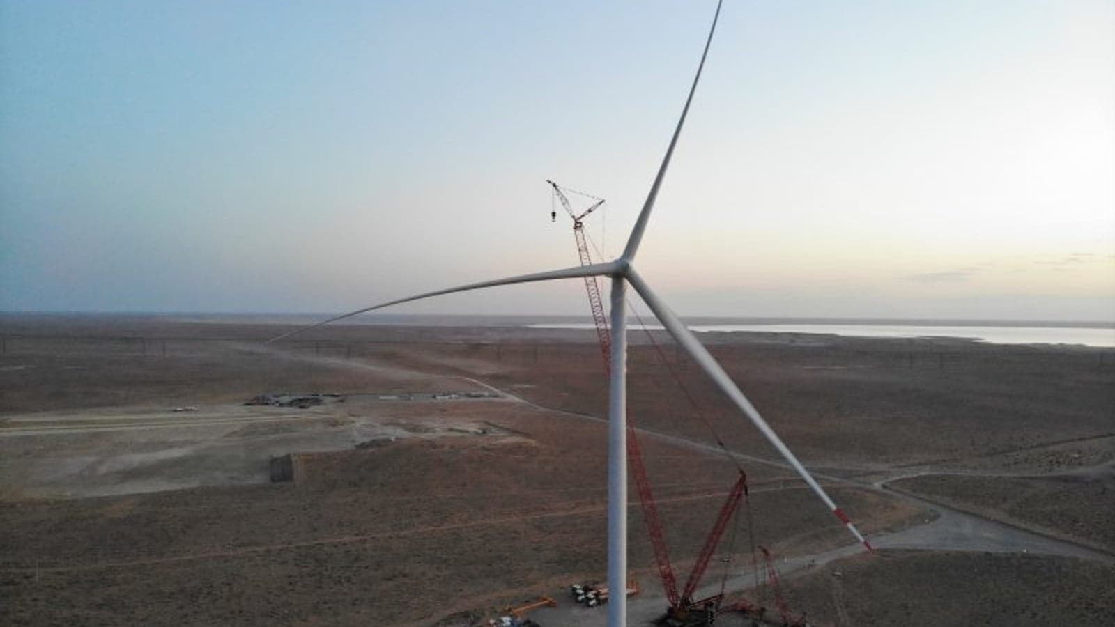 ACWA Power instals first 6.5MW turbine at Uzbekistan wind farm