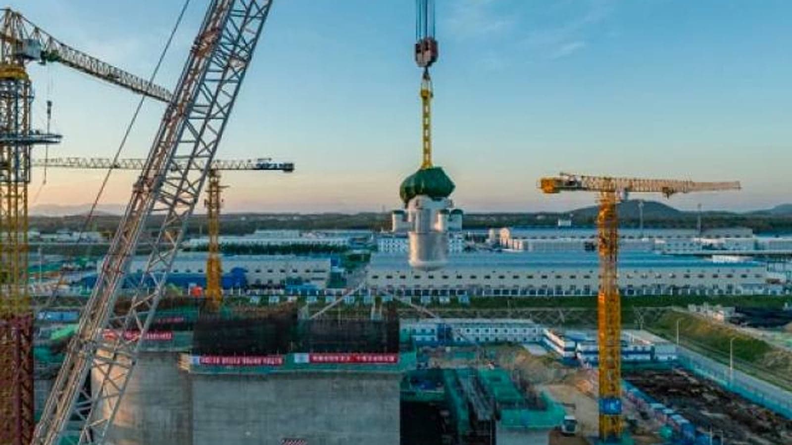 Core module instaled at China's Linglong One modular reactor