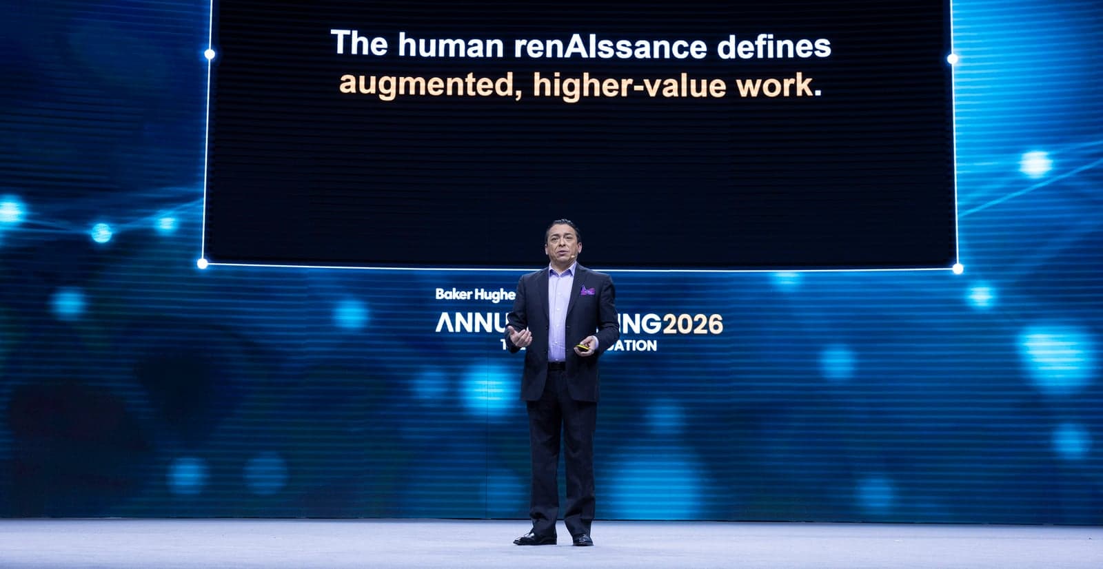 Brian Solis takes the stage in Florence. Photo, Baker Hughes.