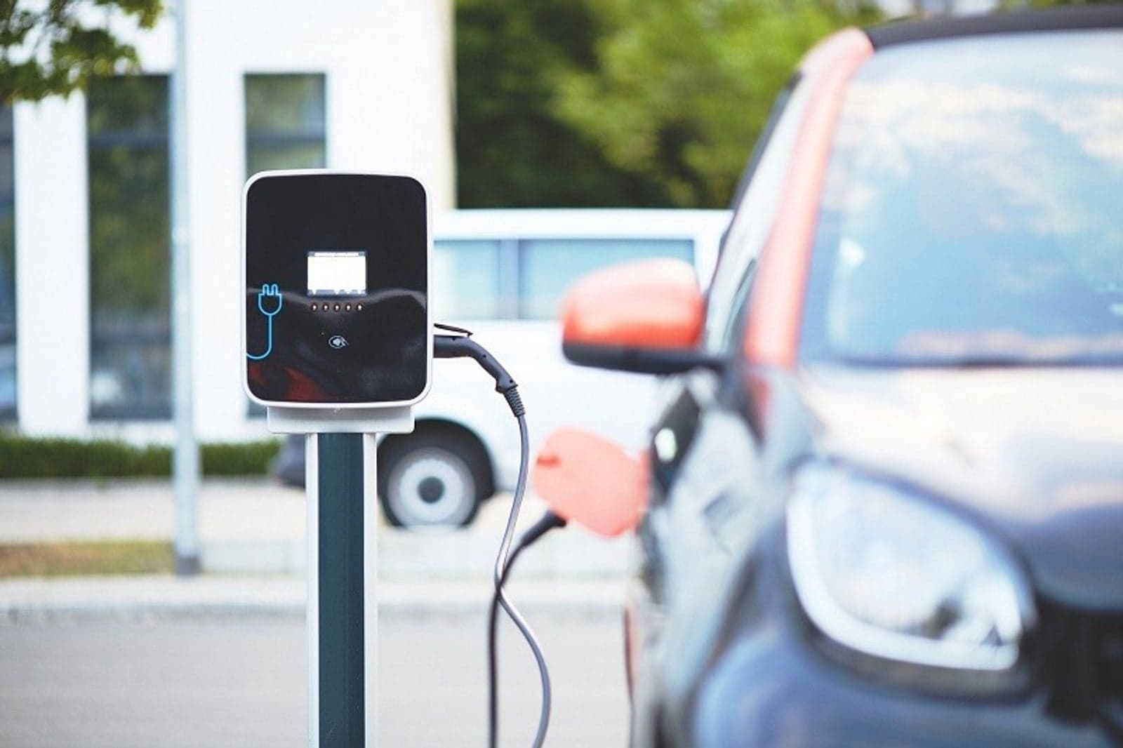 How photovoltaic technology can be used in low carbon transport