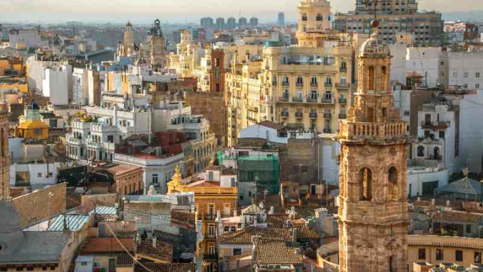 EIB loans €69 million to Valencia’s EMT for transport electrification