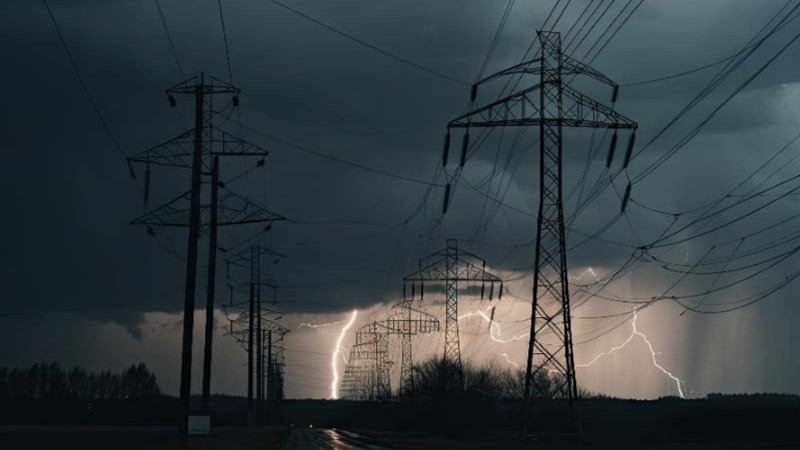 Storm Domingos batters French grid following Ciarán's whiplash