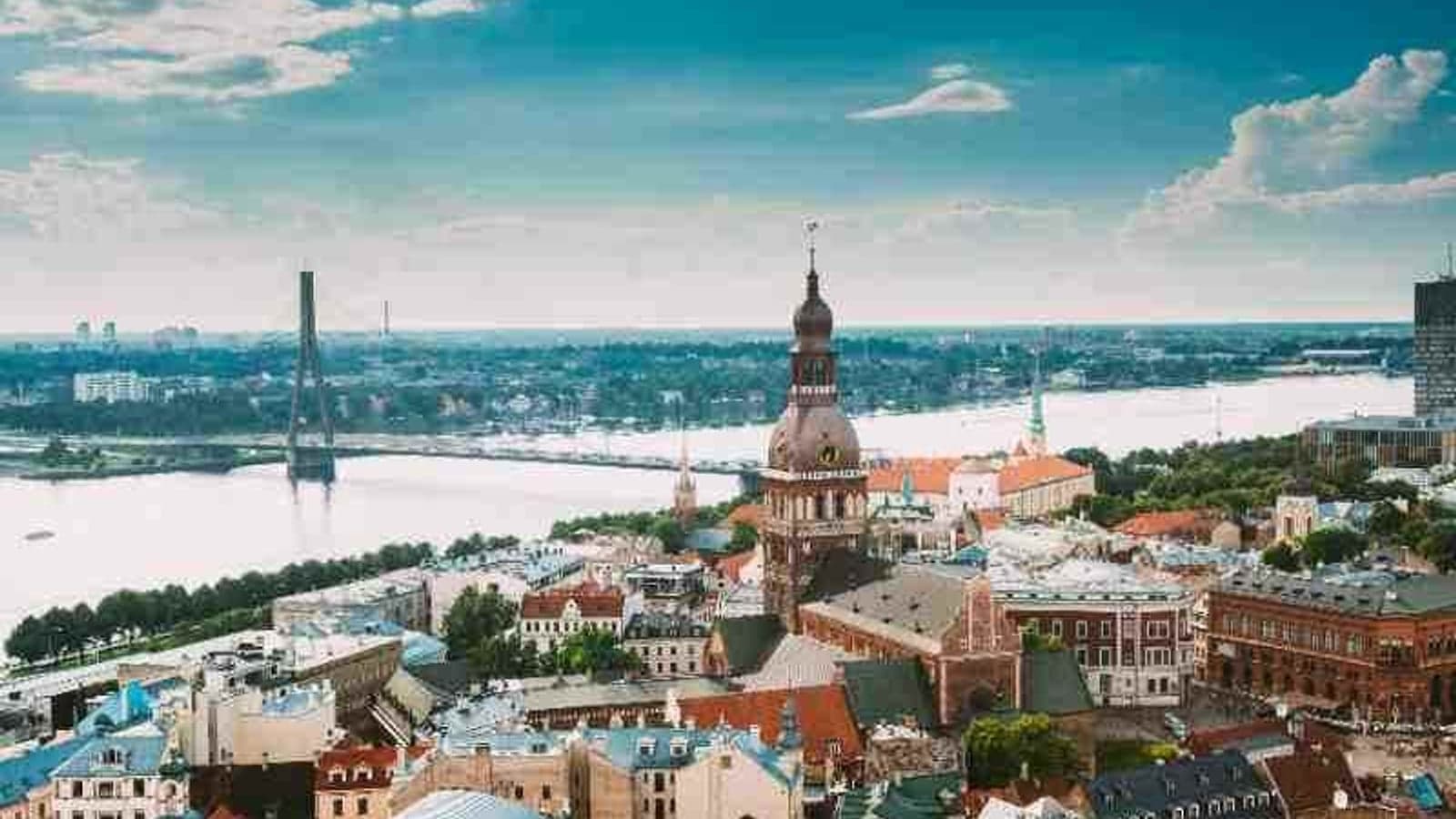 Baltic TSOs agree on 2025 for disconnection from Russian grid system
