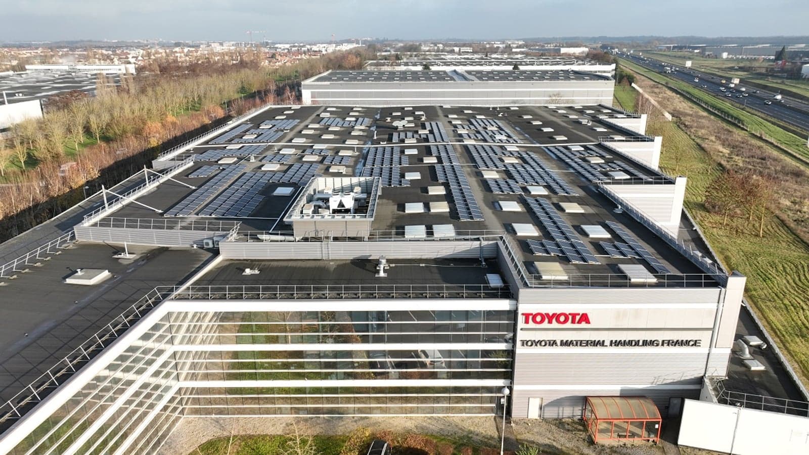 Rooftop solar plant powers Toyota industrial facility in Paris