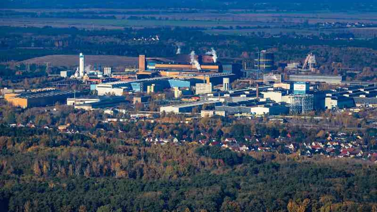 ArcelorMittal cancels decarbonisation plans at two German plants