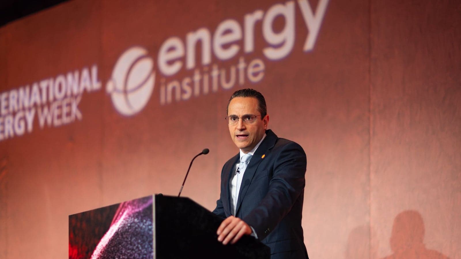 Shell chief urges European rethink of energy strategy