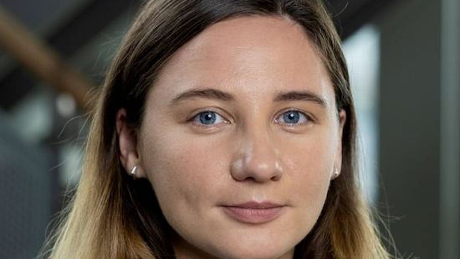 Progress and problems of decarbonising shipping and ports