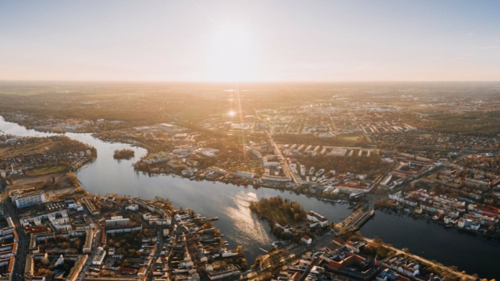 The future of district heating: A relay race to clean energy